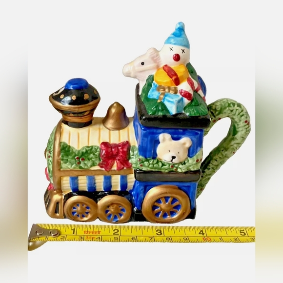 Holiday Tradition Vintage 5" Ceramic Christmas Train Teapot - Picture 3 of 9